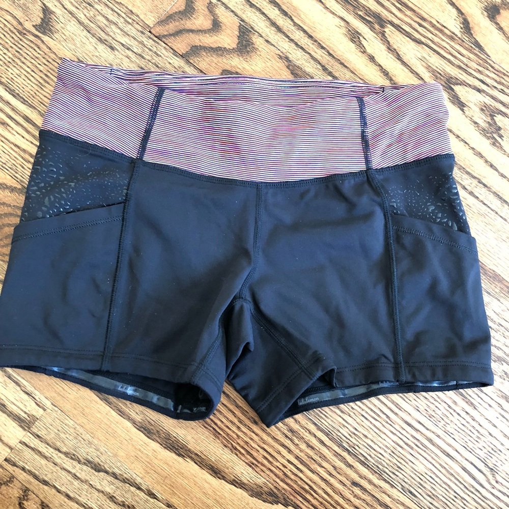 Lulu lemon booty shorts